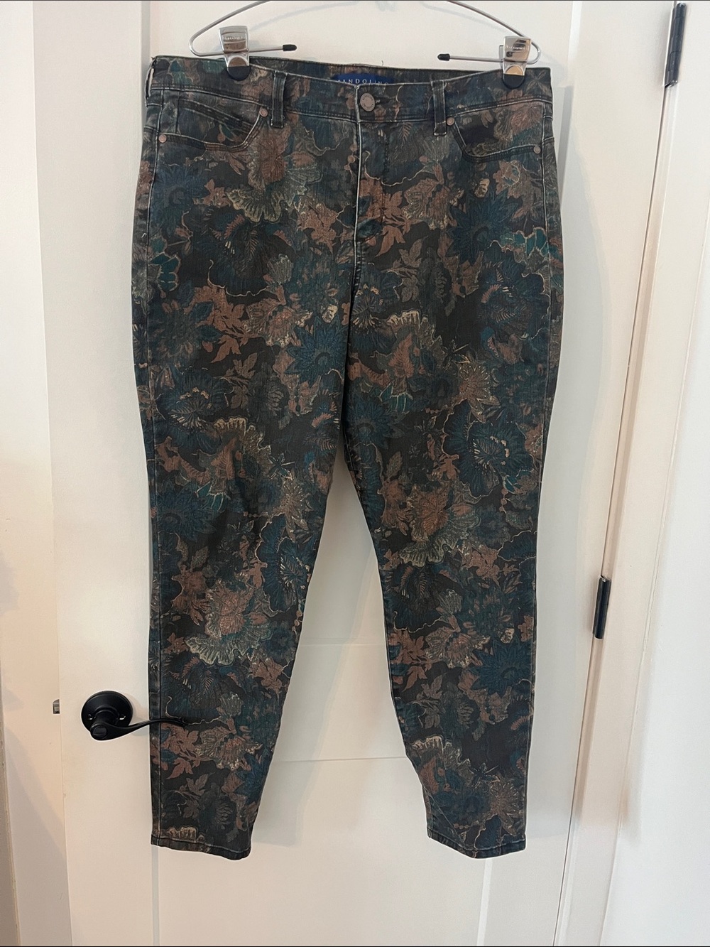 Bandolino Dark Teal & Brown Floral Skinny Jeans